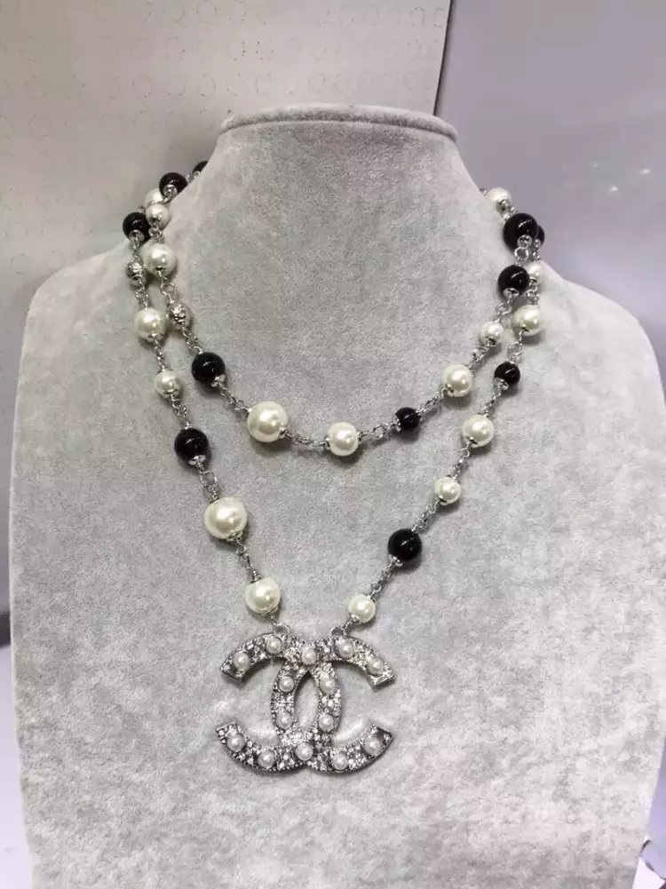 Collana con Maglie Chanel Modello 12